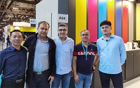 Մենք գնացինք ցուցահանդես արտասահմանում